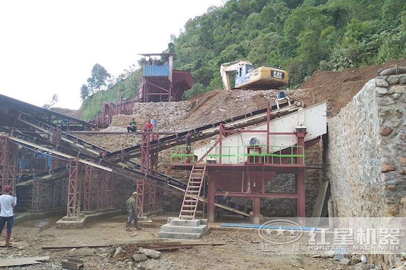云顶国际大型流动破石机现场